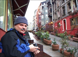 В среде цепляющихся за респектабельность (Фото Д. Карпова)