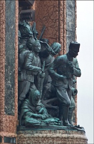 Защитники (Фото Д. Карпова)